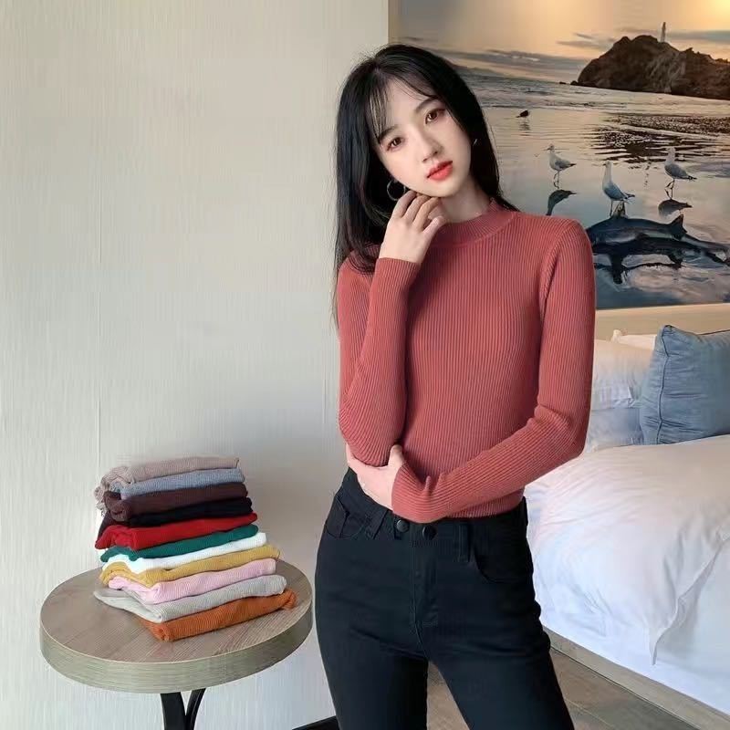 Pull Col Mi-Haut Slim Manches Longues – Élégance Automnale