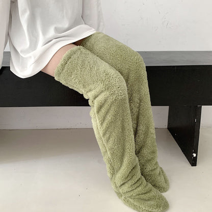 Chaussettes longues et douces au-dessus du genou – chaleur hivernale et confort absolu